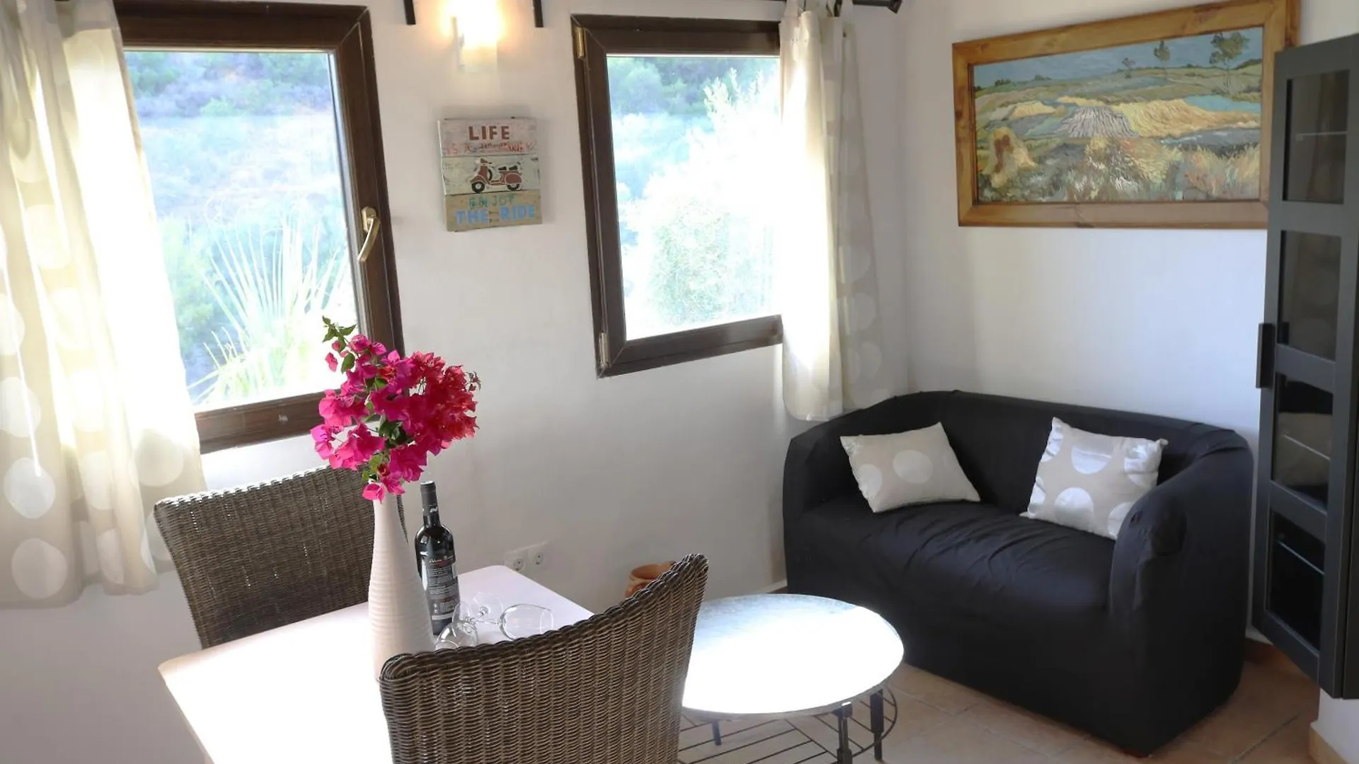 Private Detached Chalet With Optional Private Jacuzzi Mi Dushi Tolox